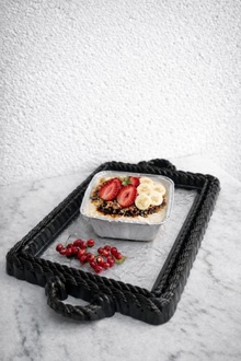 Çilek Muz Dilimli Sütlaç görseli