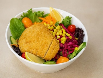 Schnitzel Salata görseli