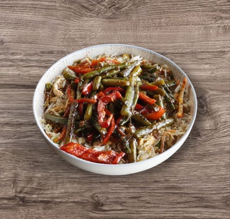 Tavuklu Pilav Üstü Sarımsak Soslu Kuşkonmaz görseli