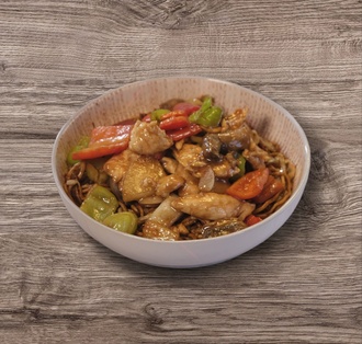 Sebzeli Erişte Üstü Thai Usulü Kaju Fıstıklı Tavuk görseli