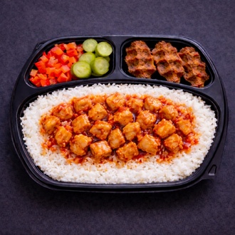 Pilav Üstü Sweet Chili Soslu Tavuk (1,5 Porsiyon) görseli