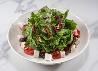 Cevizli Vegan Salata görseli