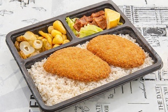 Pilav Üstü Tavuk Schnitzel görseli