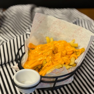 Cheddar Soslu Patates Kızartması görseli