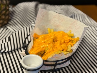 Cheddar Soslu Patates Kızartması görseli