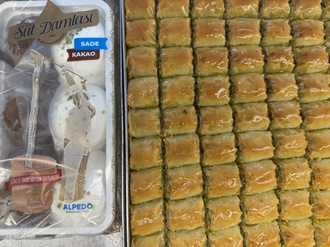 Antep Özel Baklava (500 Gr.) & Maraş Alpedo Sade & Kakao Dondurma (400 Gr.) görseli