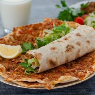 Soğansız Lahmacun görseli