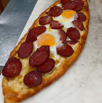 Sucuklu Kaşarlı Yumurtalı Bafra Pidesi (Açık) (Kayık) görseli