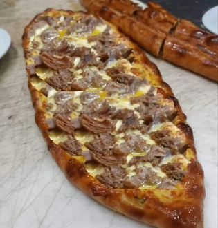Kavurmalı Kaşarlı Bafra Pidesi (Açık) (Kayık) görseli