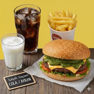 Pesto Soslu Hamburger Menü görseli