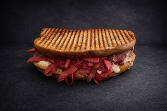 Süper Karışık Ayvalık Tostu görseli