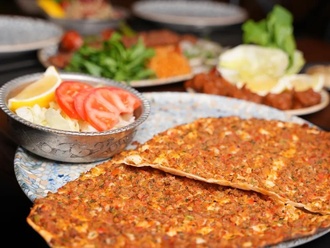 Lahmacun görseli