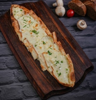 Mozzarella Peynirli Pide görseli