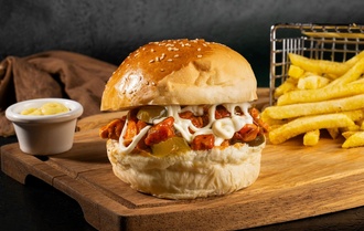 Extreme Chili Chicken Burger görseli