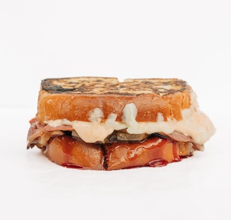 Signature Muffuletta görseli
