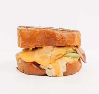 Egg & Roast Beef Muffuletta görseli