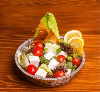Beyaz Peynirli Salata görseli