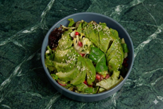 Avokadolu Salata görseli