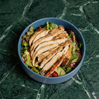 Izgara Tavuk Salata görseli