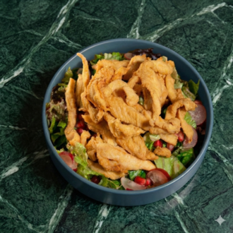 Çıtır Tavuklu Salata görseli