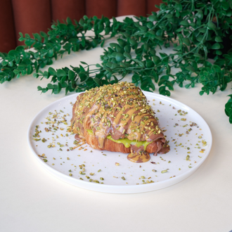 Pistacio Croissant görseli