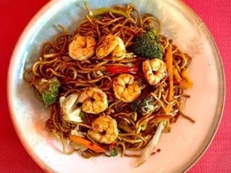 Dana Etli Karidesli Yumurtalı Noodle görseli