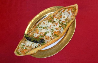 Tavuklu Kaşarlı Pide görseli