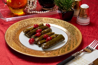 Zeytinyağlı Vişneli Yaprak Dolma görseli