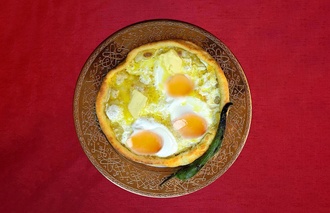 Yağlı Yumurtalı Pide (Yuvarlak Açık) görseli