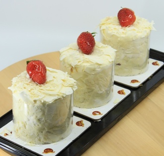 Çilekli Show Pasta görseli