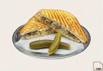 Yumurtalı Kavurmalı Tost görseli