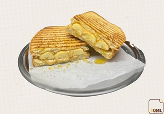 Fıstık Ezmeli Ballı Muzlu Tost görseli