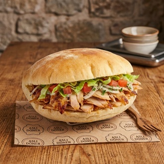Tombik Ekmek Arası Tavuk Döner görseli