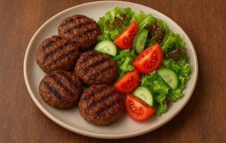 Izgara Köfte & Salata görseli