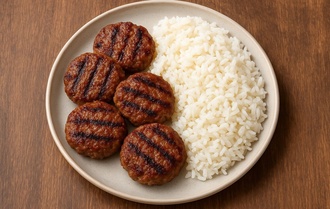Izgara Köfte & Pirinç Pilavı görseli