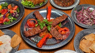 Altı Ezmeli Kebap görseli