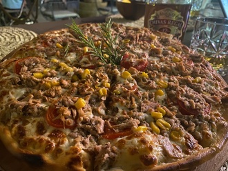 Ton Balıklı Pizza görseli