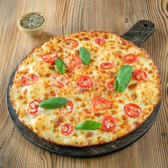 Margherita Pizza (Büyük Boy) görseli