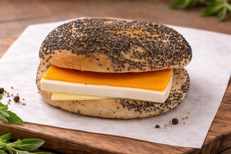 3 Peynirli Haşhaşlı Bagel görseli
