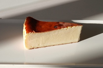 San Sebastian Cheesecake (Dilim) görseli