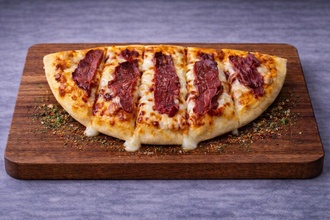 Pastırmalı Calzone görseli