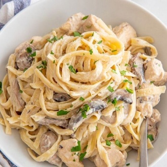 Chicken Alfredo (Kremalı) görseli