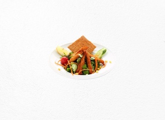 Çıtır Tavuklu Salata görseli