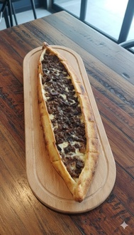 Kavurmalı Kaşarlı Pide görseli