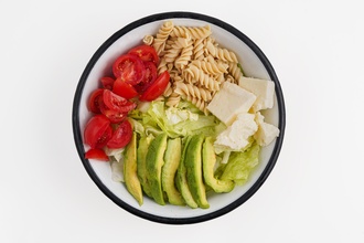 Avokado Makarna Salata görseli