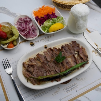 Kuzu Cağ  Kebabı Beğendi görseli