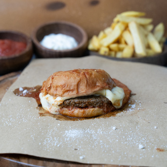 Kaşarlı Islak Hamburger görseli