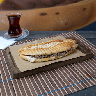 Kavurma Kaşar Tost görseli