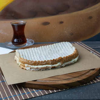 Ayvalık Ekmeğine Kaşarlı Tost görseli