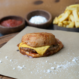 Cheddar Peynirli Islak Hamburger görseli